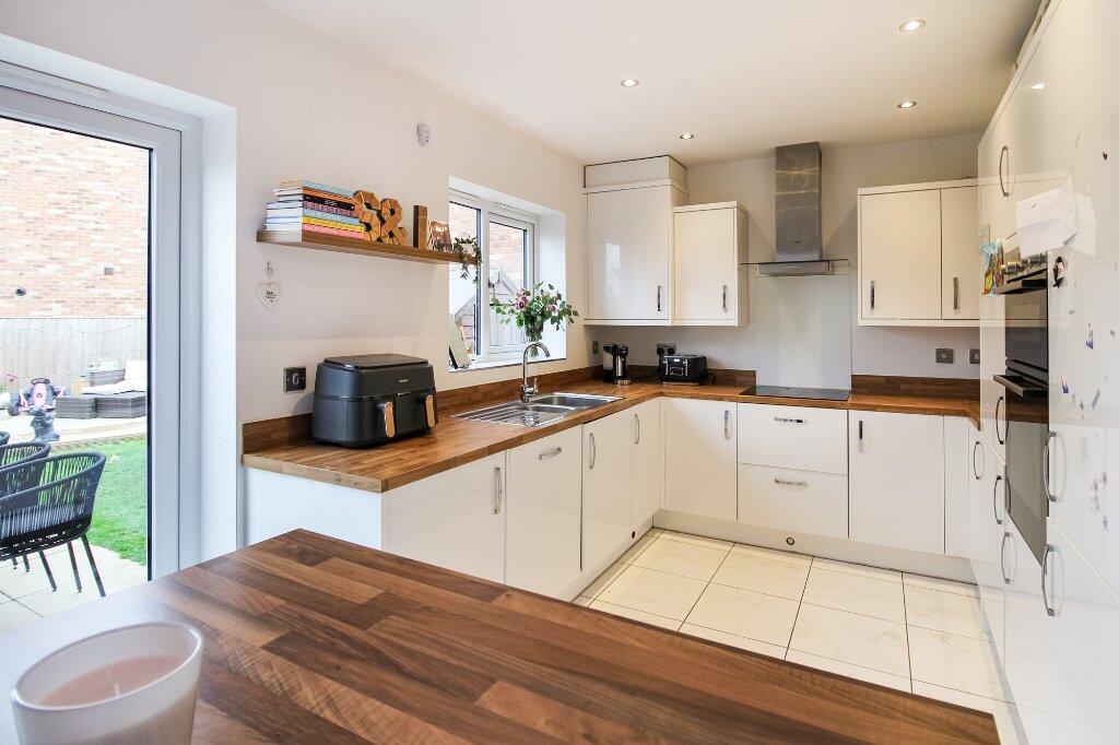 Contemporary Kitchen