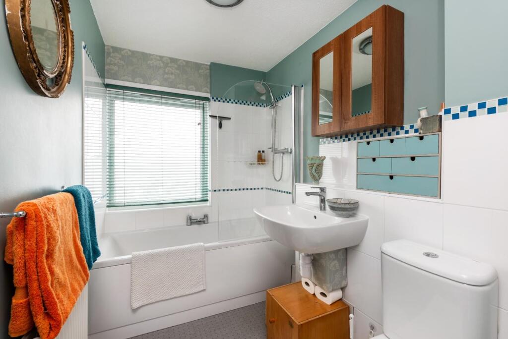 5 Claremont Walk Bath, BA1 6HB-13.jpg