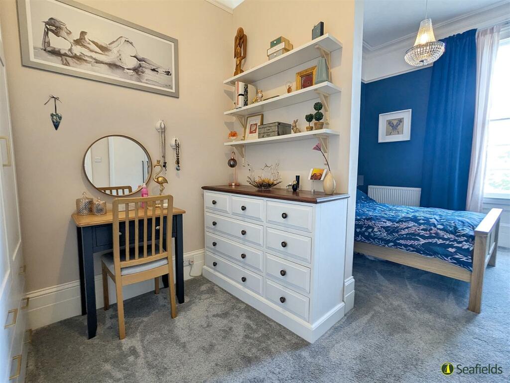 DRESSING ROOM