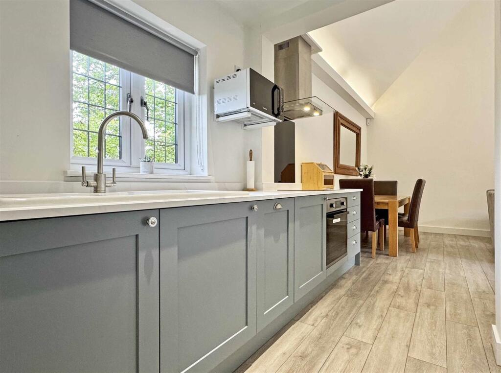 Annex Kitchen (b).jpg