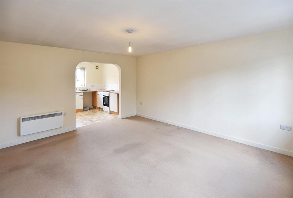 Sitting /Dining Room