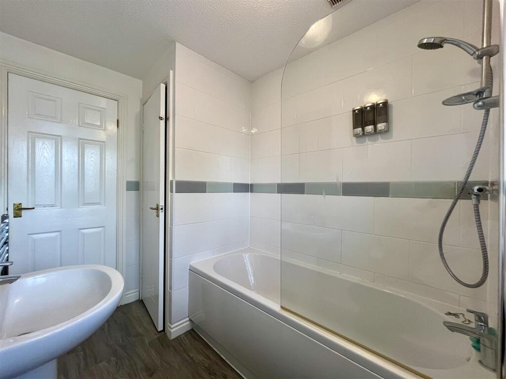 Bathroom Aspect 2