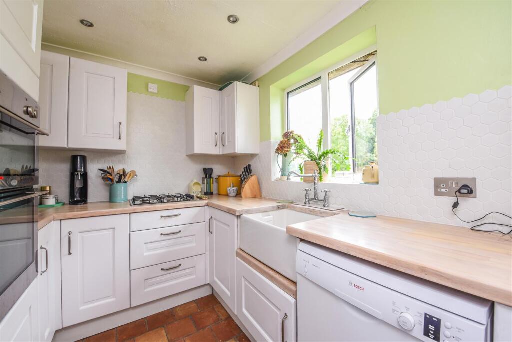 85 Wyphurst Road GU6 Crowes Cranleigh  (5 of 19).j