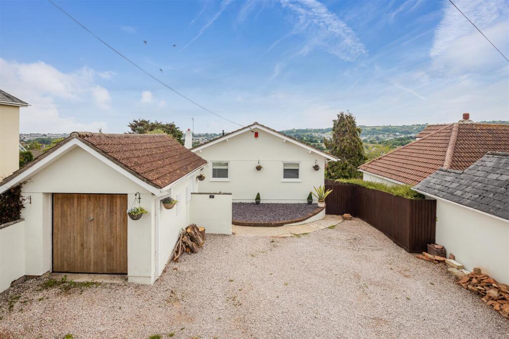 A08 - Pine Lodge Copythorne Road Brixham - 250609.