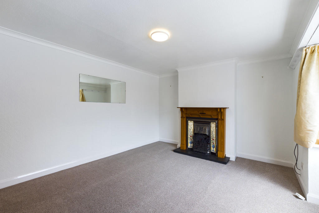 Spacious Lounge 