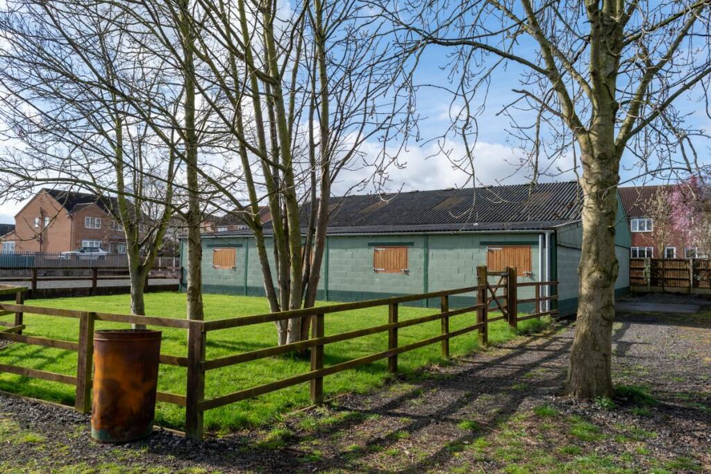 Barn/Stables