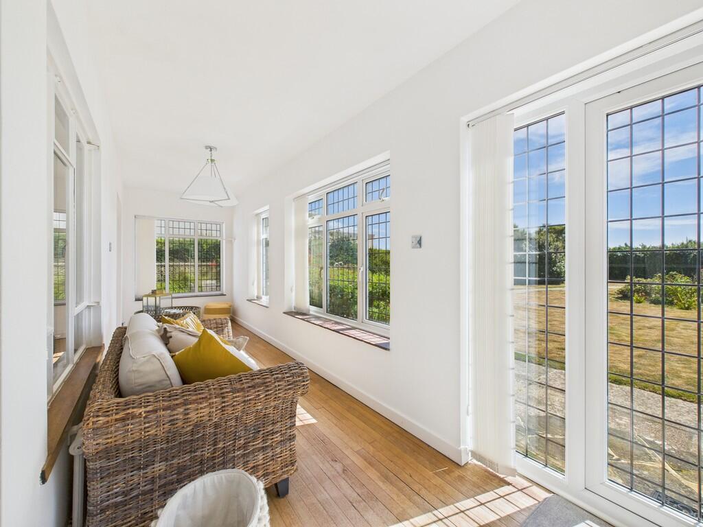 Sun room (2)