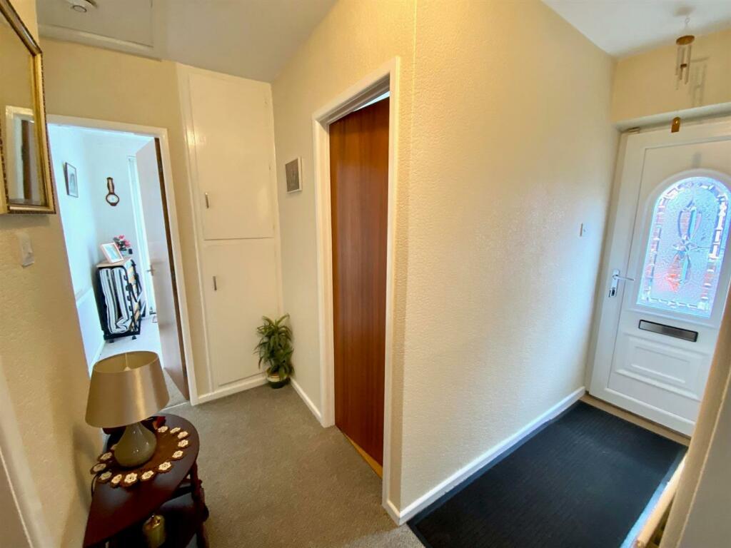 hepworth lane 8 bed.jpg