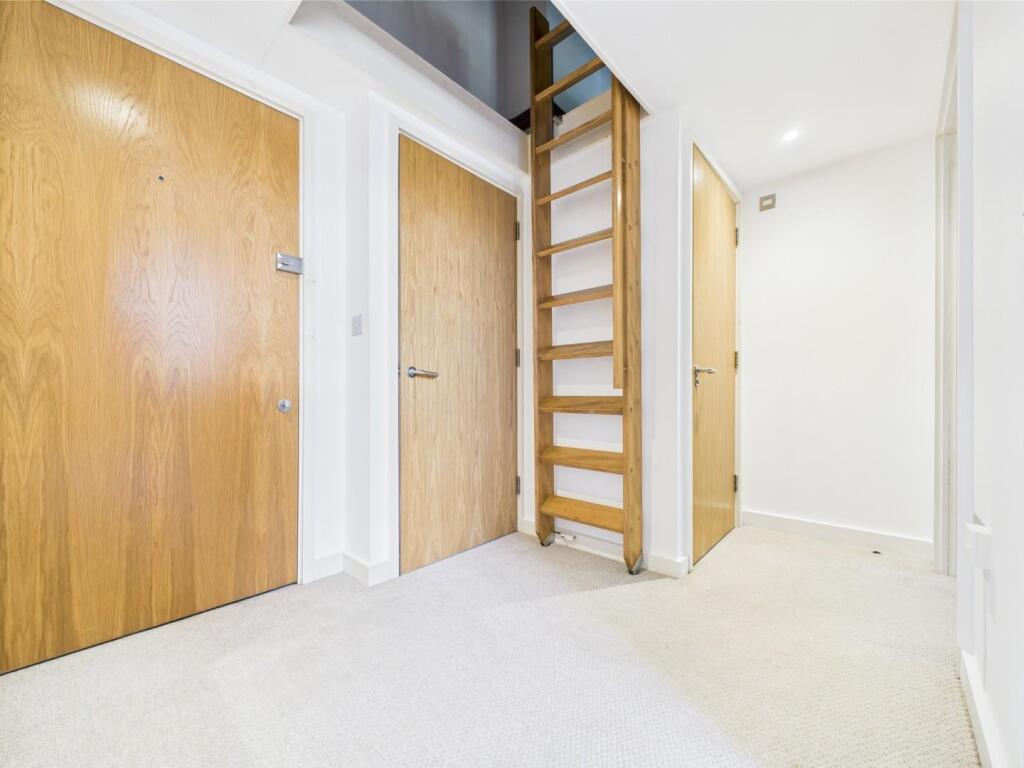 hallway.jpg