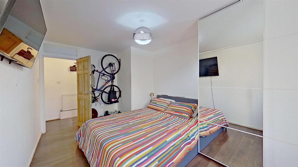 Westdean-Close-Wandsworth-SW18-03012025_142459.jpg