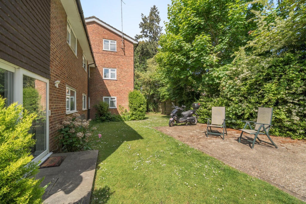 1296255-3-68285a0...