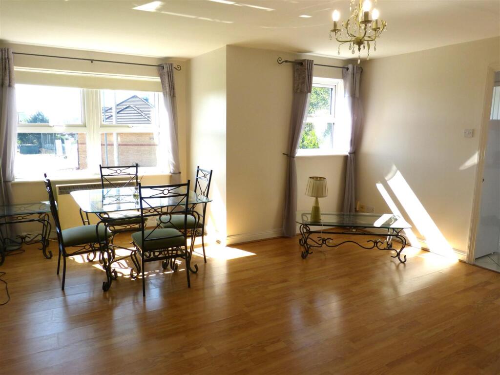 Lounge-dining room.JPG