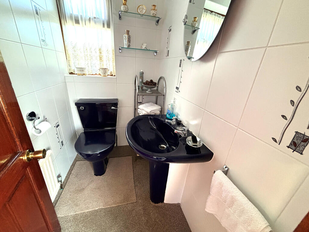 Cloakroom/WC