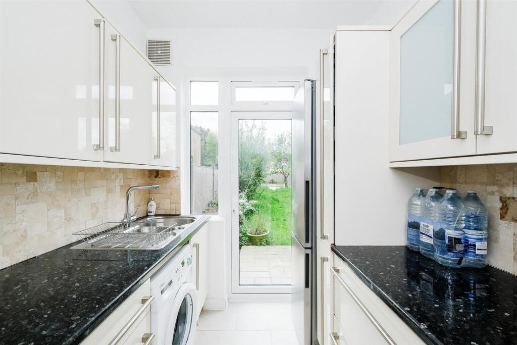 19 Crawley Road-9_web.jpg