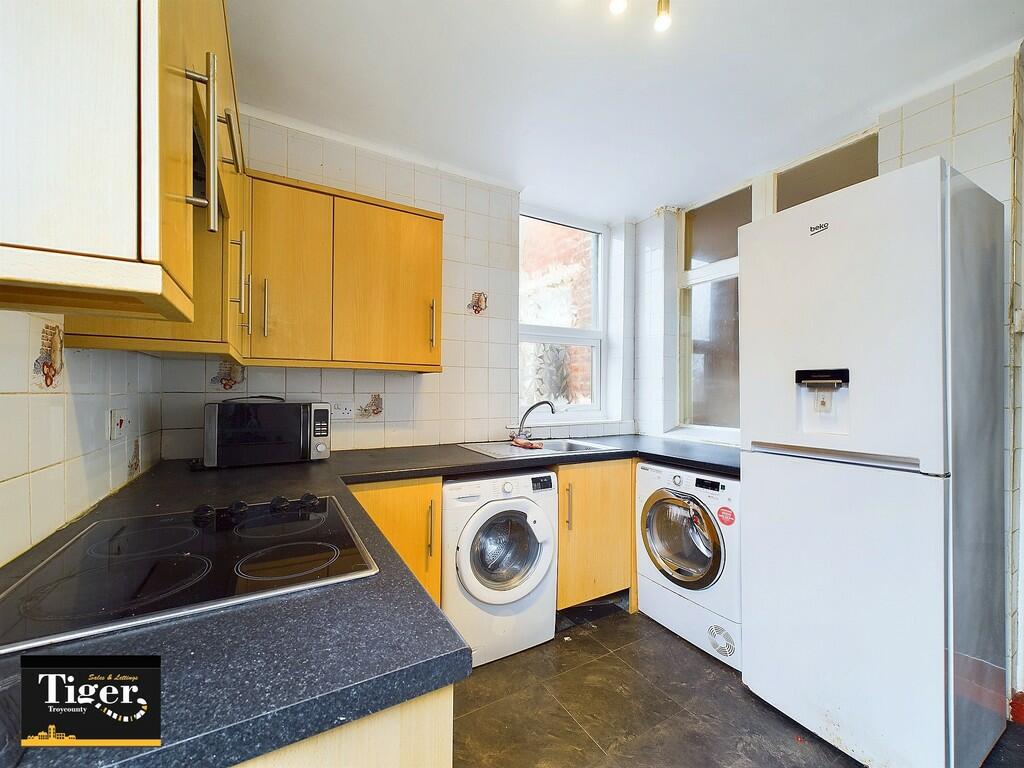 CAM02176G0-PR0407...