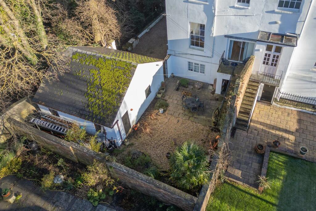 Flat 3, 110 Evesham Road, Cheltenham, Gloucestersh