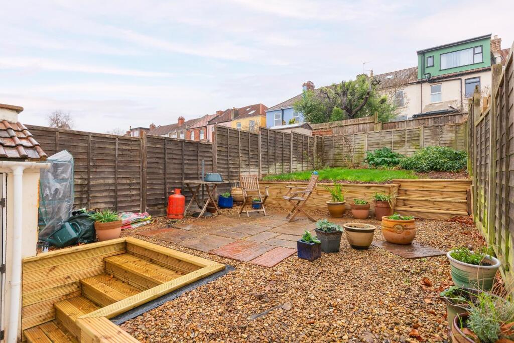 0S6RBN - External E.jpg