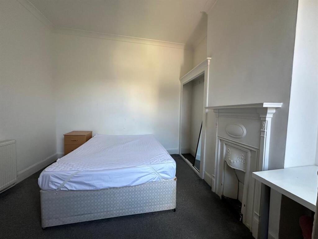 bedroom.jpg