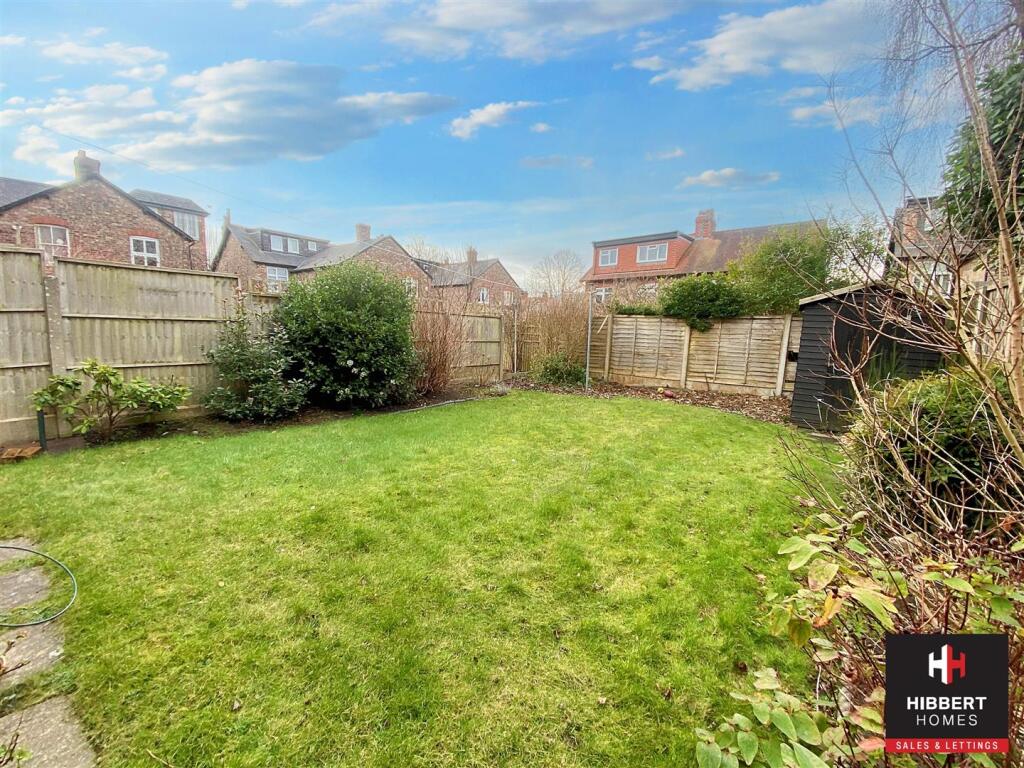 garden 1.jpg