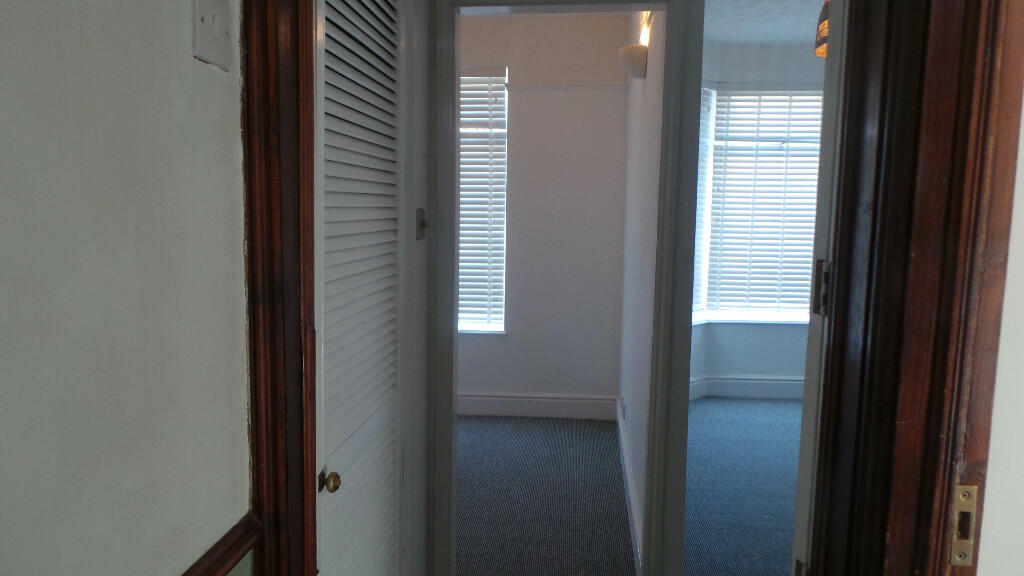 bed 1 &amp; cot room