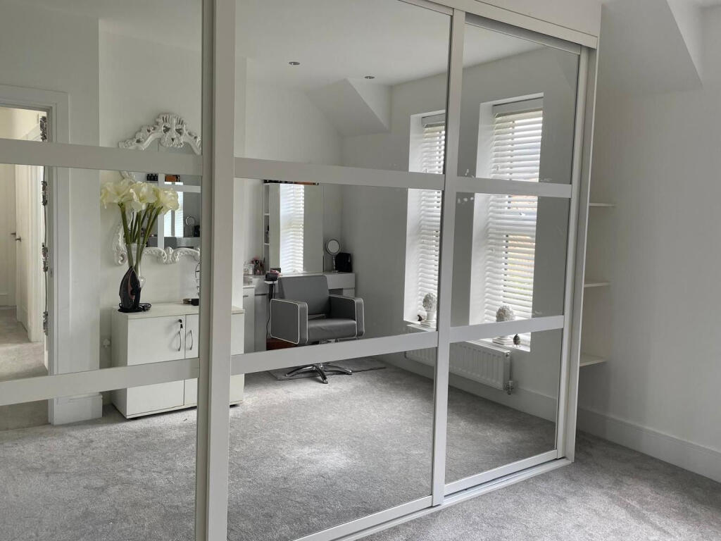 DRESSING ROOM 