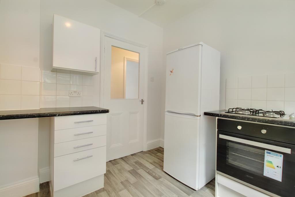 4.kitchen 2.jpg