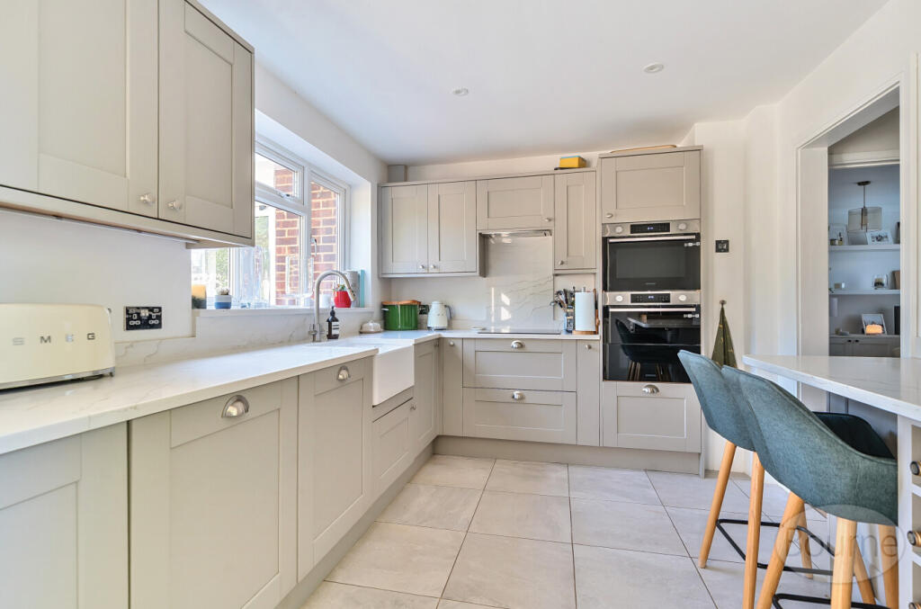 1c981630-6b9f-44a...