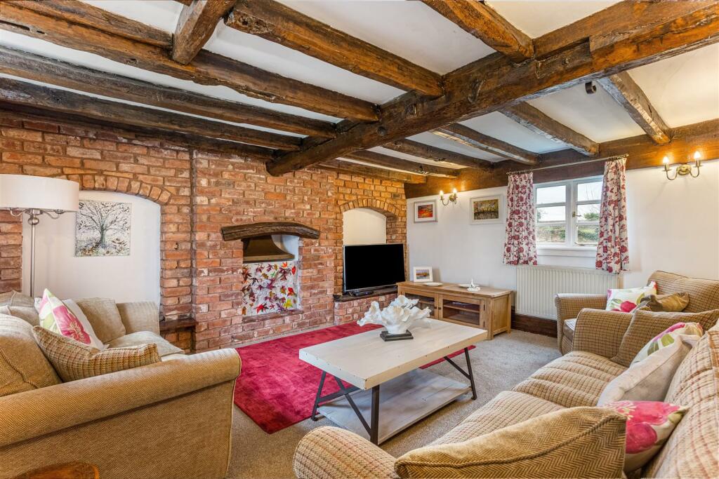 Stackyard Cottage 292957  -  (8).jpg