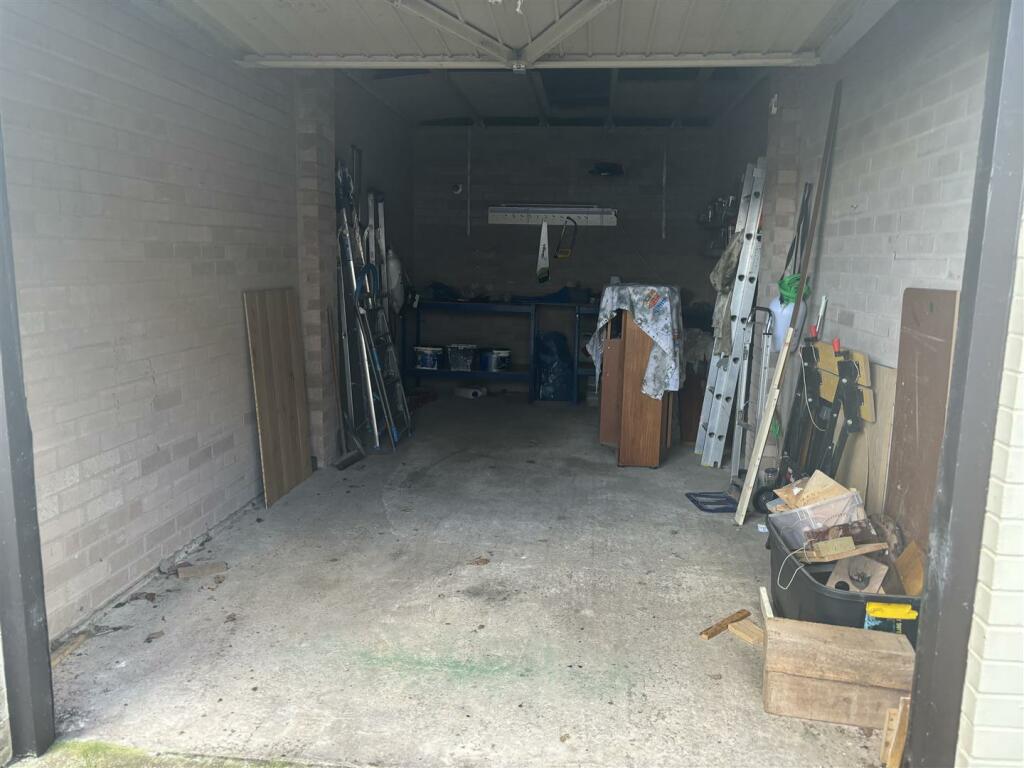 Garage.jpeg