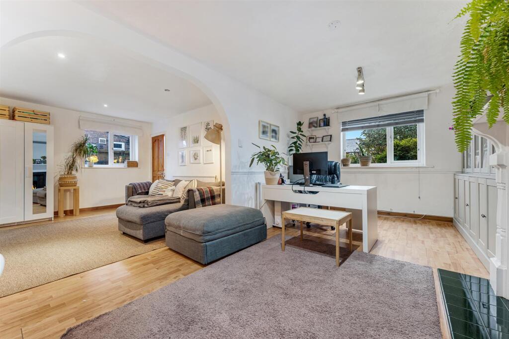 Living Dining Area