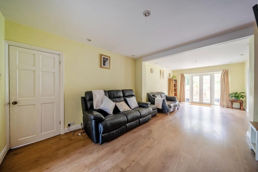 Lounge / Dining Room