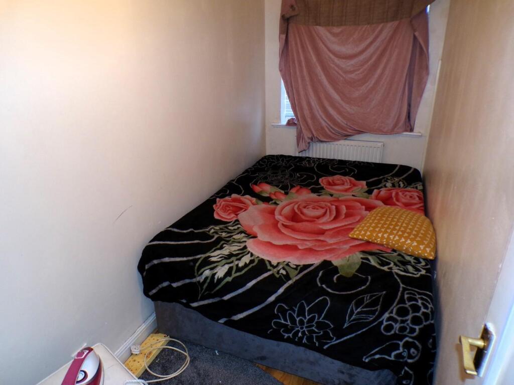 RossingtonSt51bed2.JPG