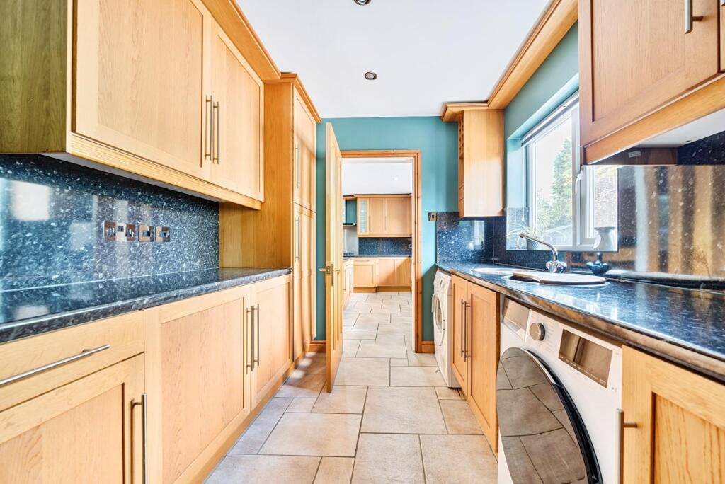 UTILITY ROOM.jpg