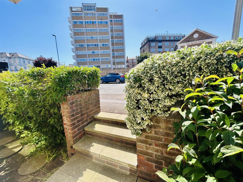 01323 438506