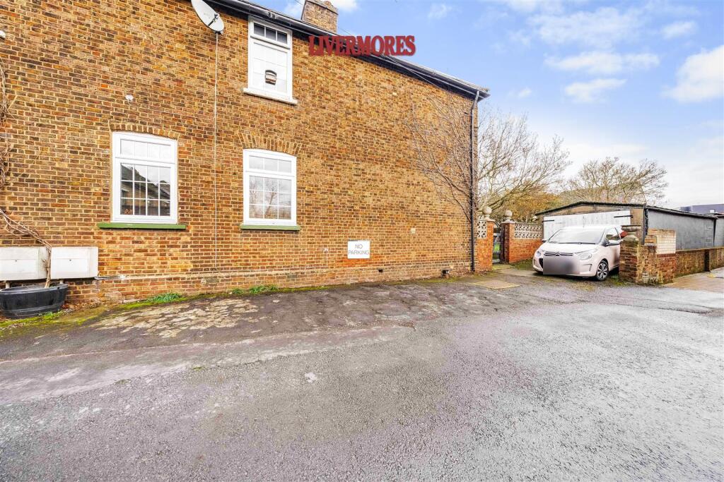 Further Parking to Side of the Propertyy