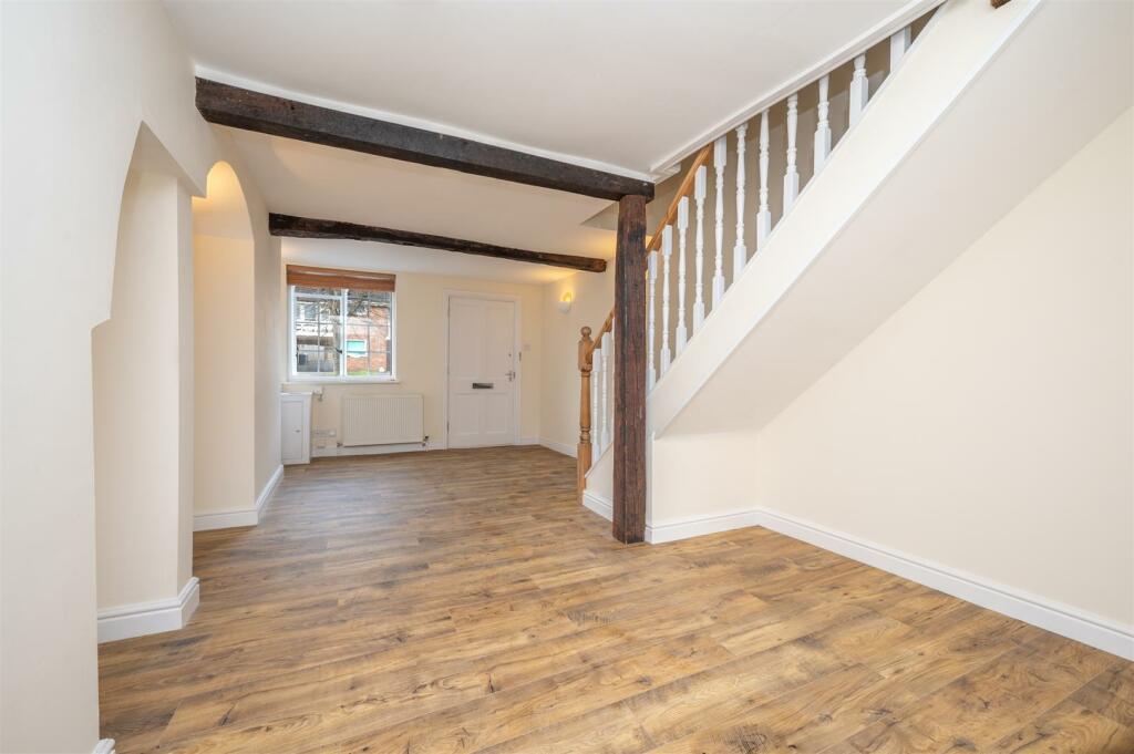 Lounge/Dining Room