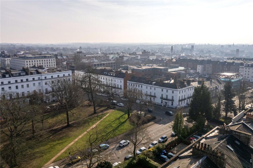 High Clarendon Squar