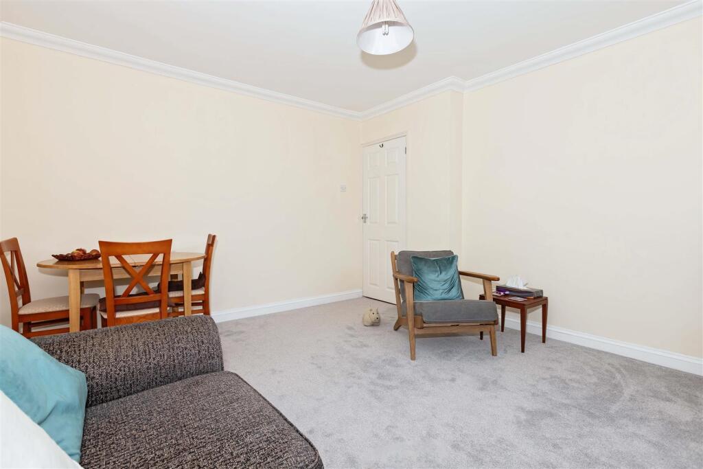 Ashwood Close_11.jpg