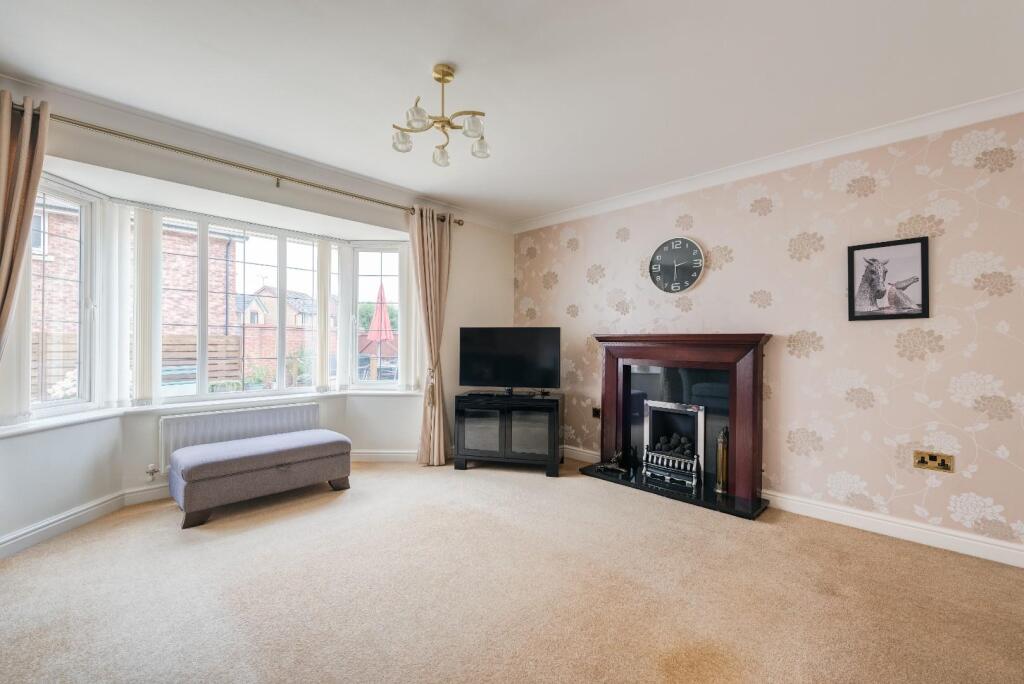 6NewtonVale(Interior)-5.jpg