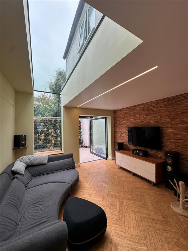 662ebe8a-E-4879-97A3-586C6C709EA0-6201-0000019F8C2