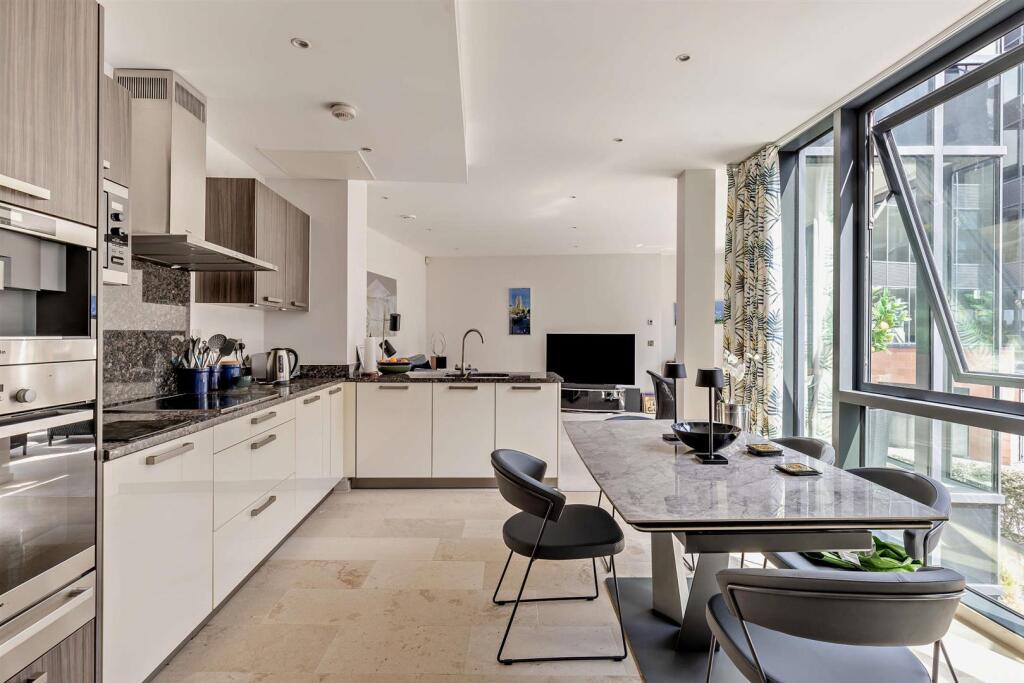 8653959-interior04-800.jpg