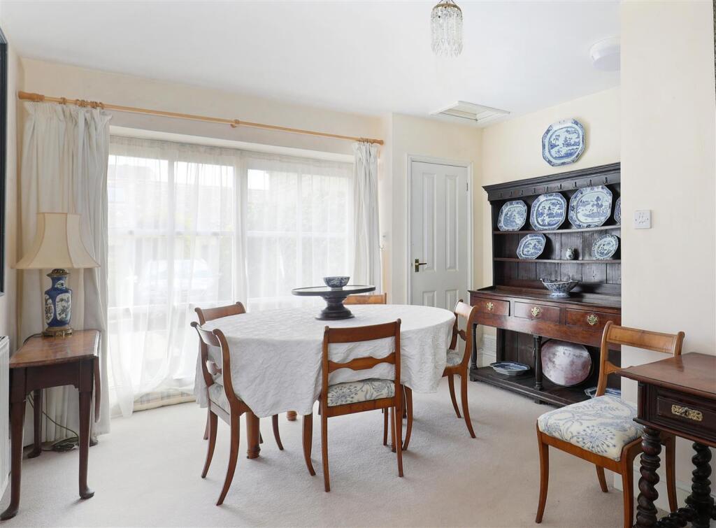 dining room crop1.JPG
