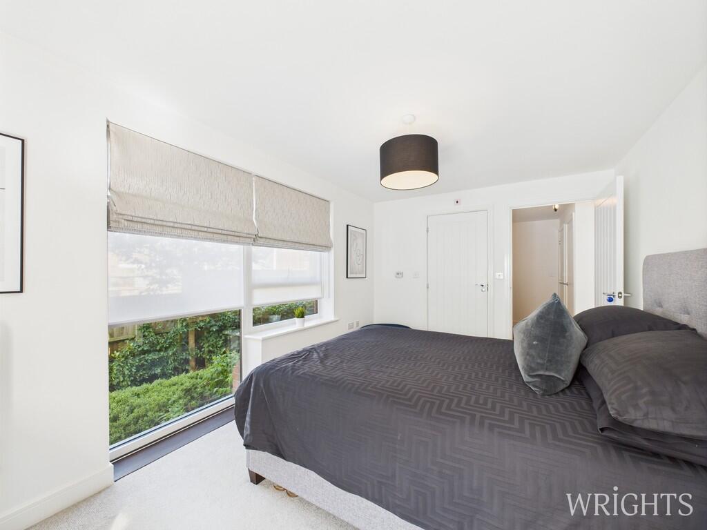 CAM02796G0-PR0446...