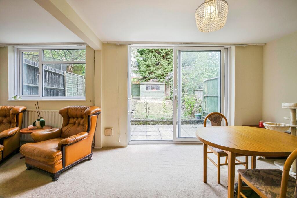 Lounge/Dining Room