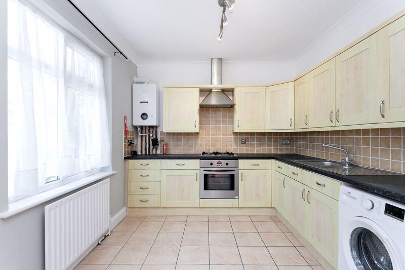 Kitchen/ Dining Room
