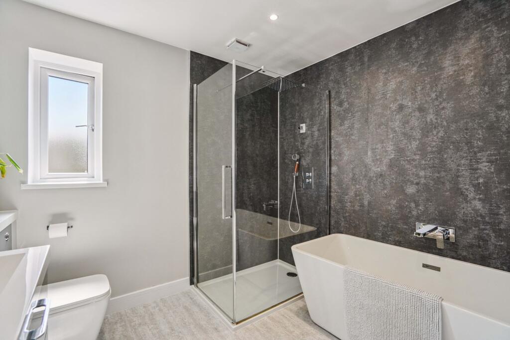 Main bathroom