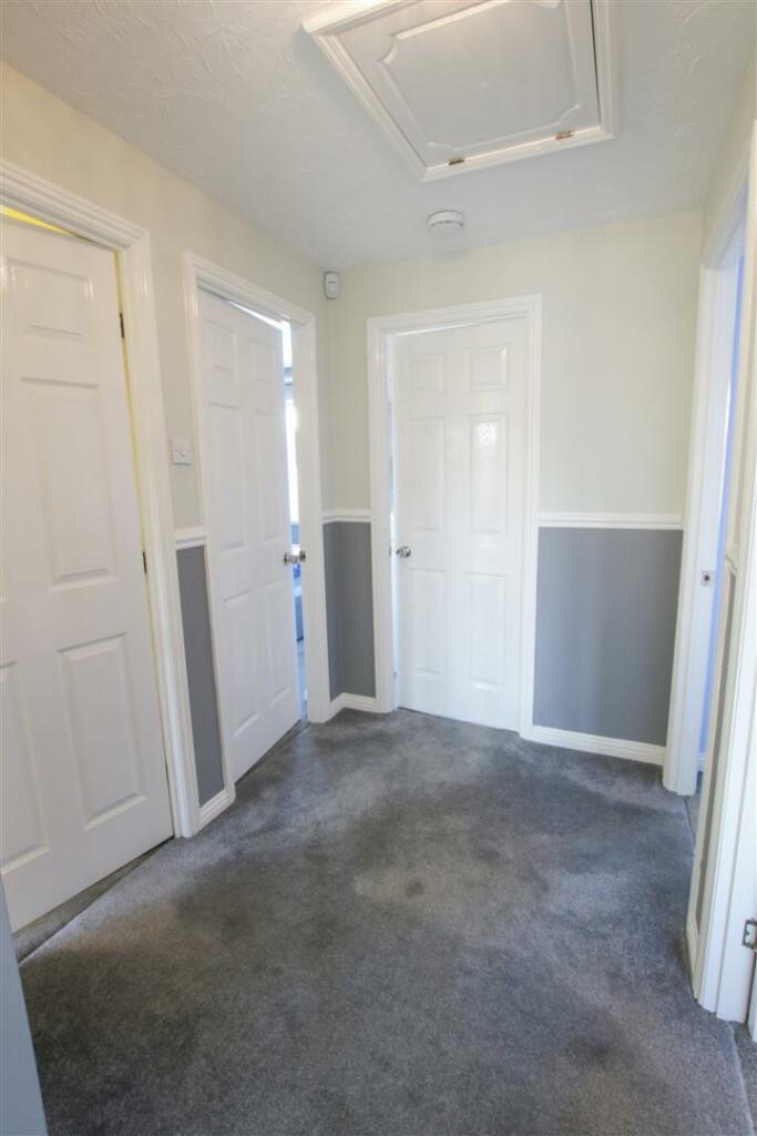 FIRST FLOOR LANDING