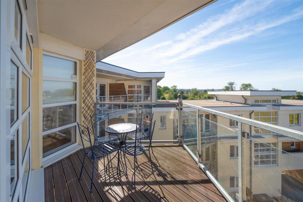 Carlton Court, The Bridge Approach, Whitstable