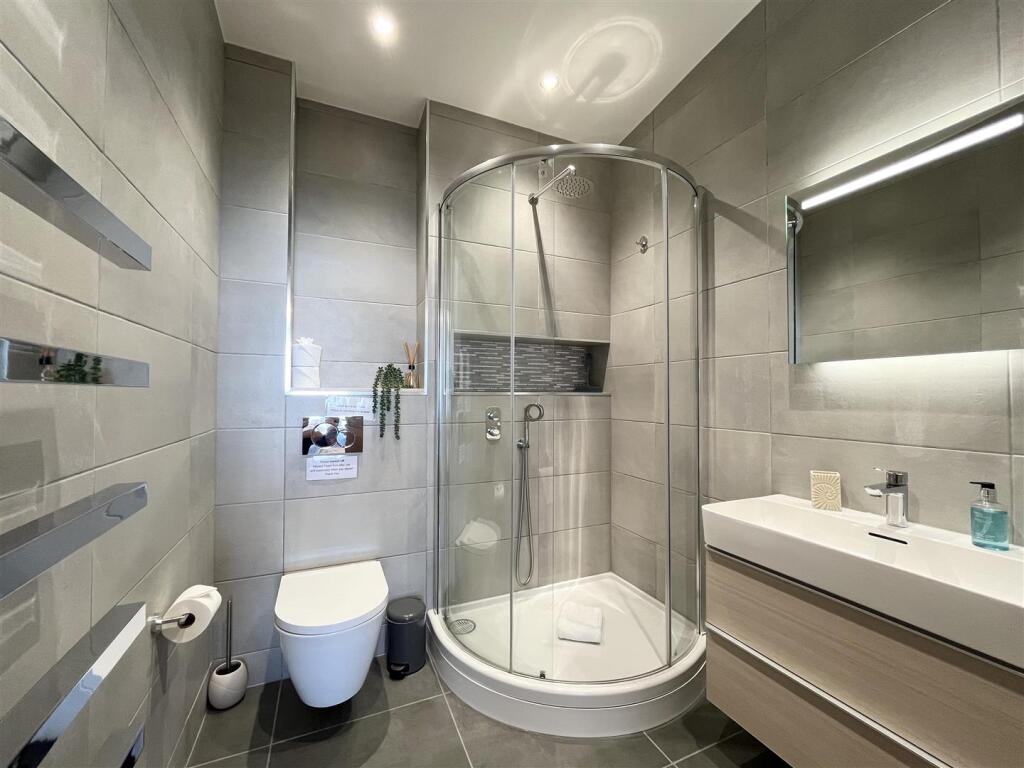 Ensuite