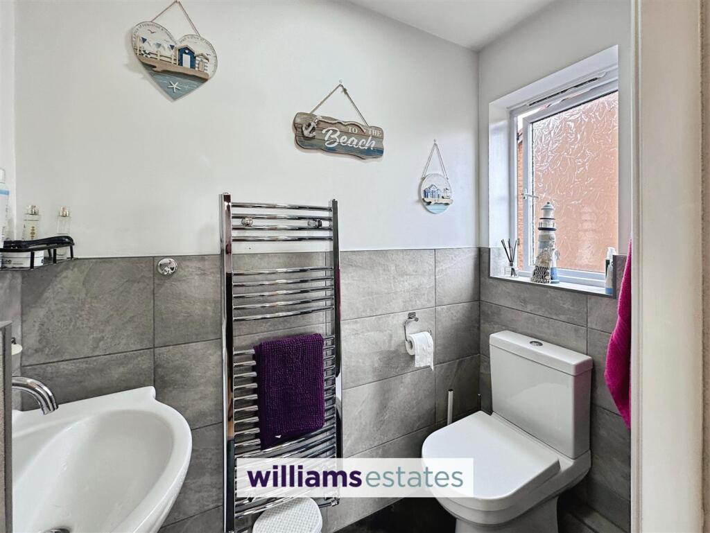 Shower En-suite